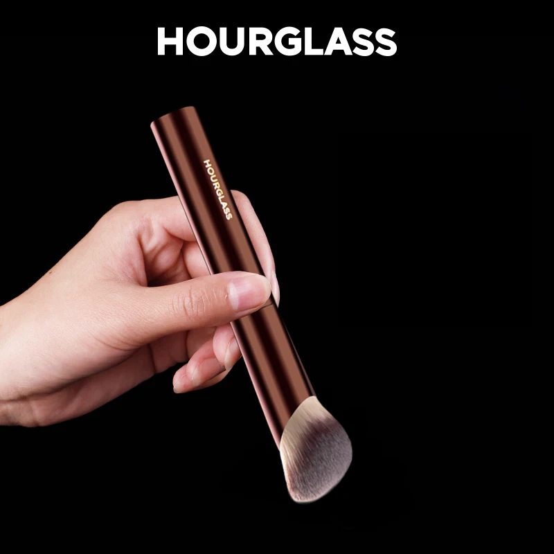 HOURGLASS MAKEUP BRUSH- NO.21 - Image 2